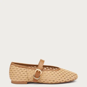 Ballerina in raffia